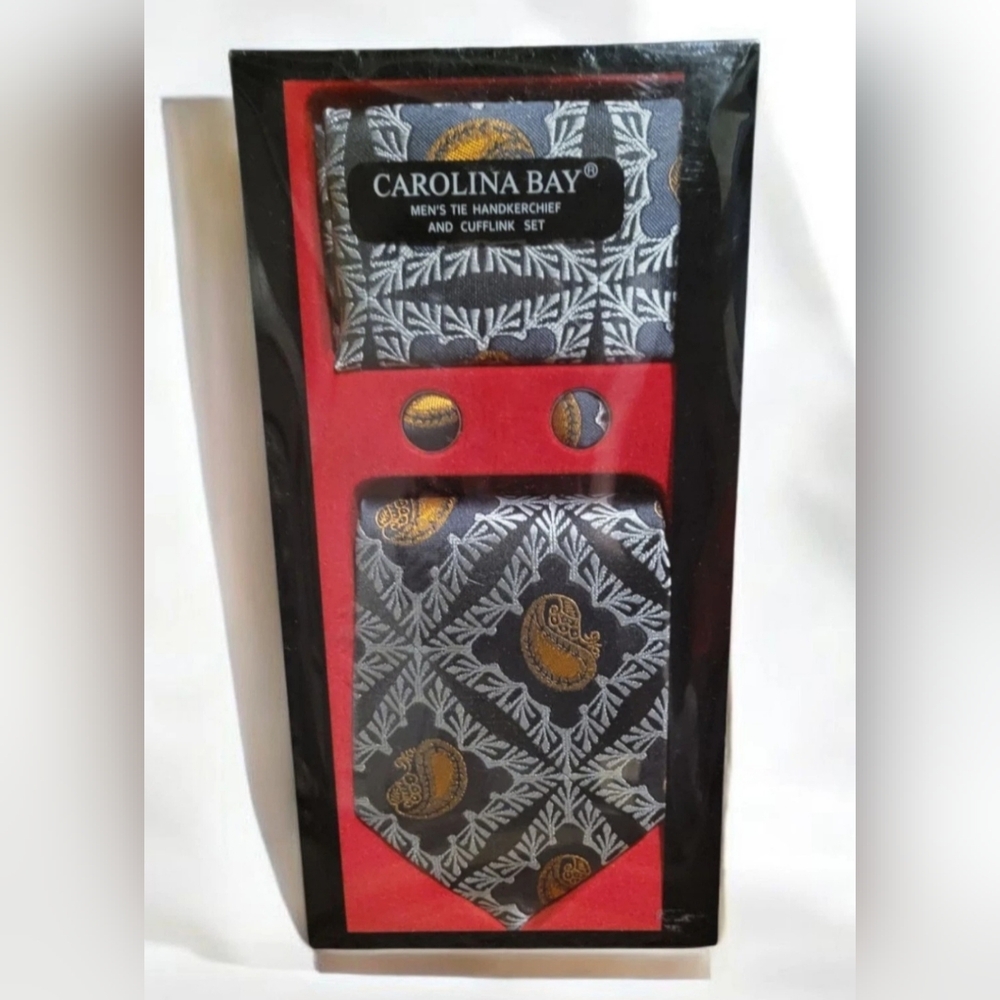 Carolina Bay Men's Tie Handkerchief and cufflink set New In Box